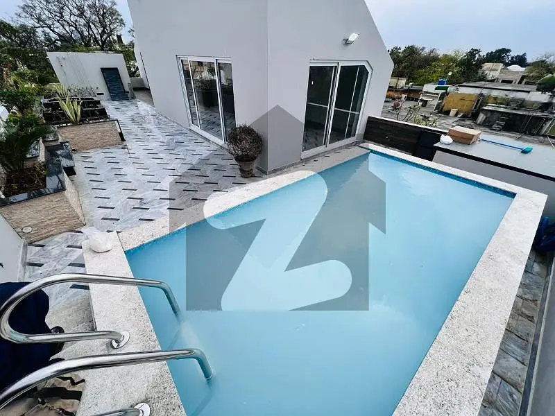 F7 Brand New Luxury House With Roof Top have Swimming.