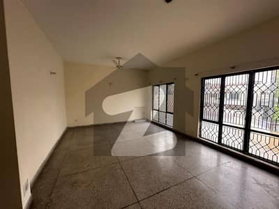 Gujranwala Cantt Askri 2 10 Marla House For Rent