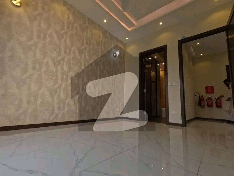 ڈی ایچ اے فیز 5 - بلاک ای فیز 5,ڈیفنس (ڈی ایچ اے),لاہور میں 3 کمروں کا 1 کنال بالائی پورشن 1.1 لاکھ میں کرایہ پر دستیاب ہے۔