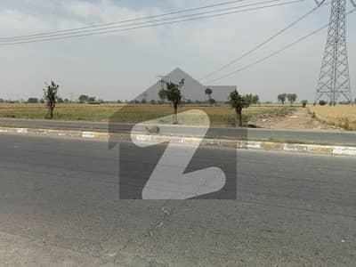 ابوظہبی روڈ رحیم یار خان میں 21 کنال صنعتی زمین 5.5 کروڑ میں برائے فروخت۔