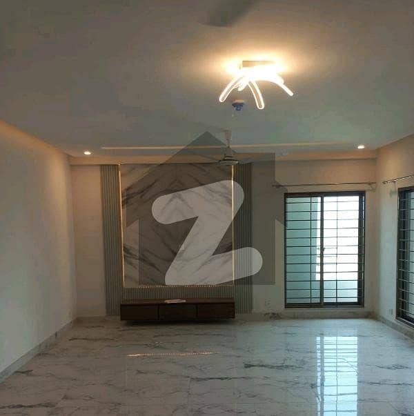 10 Marla Flat For rent Is Available In Askari 11 - Sector D