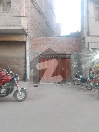 بلال گنج لاہور میں 1 مرلہ کمرشل پلاٹ 1.5 کروڑ میں برائے فروخت۔