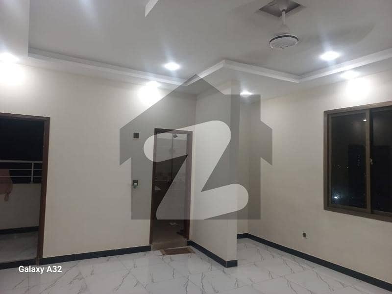 Highly-Desirable 175 Square Yards Flat Available In Karachi Administration Employees - Block 4