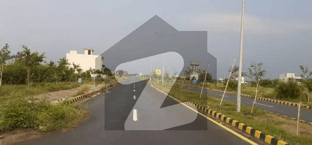 ڈی ایچ اے فیز 7 - بلاک آر فیز 7,ڈیفنس (ڈی ایچ اے),لاہور میں 1 کنال رہائشی پلاٹ 3.65 کروڑ میں برائے فروخت۔