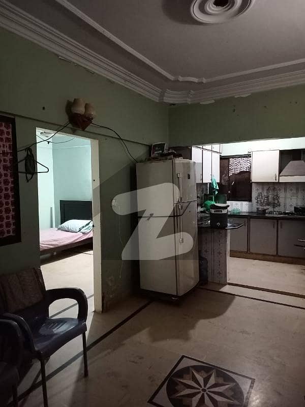 Flat for sale Golomour resdiency 2 bed Attached bath tv lounge American kitchen block 10 A Gulshan e Iqbal
