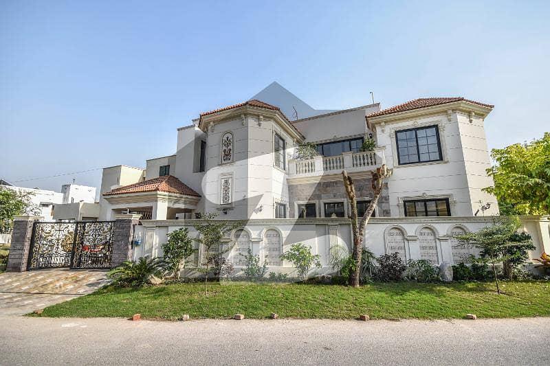 8-Marla Brand New Eye Catching Royal Class Marvelous Villa For Sale In DHA Lahore