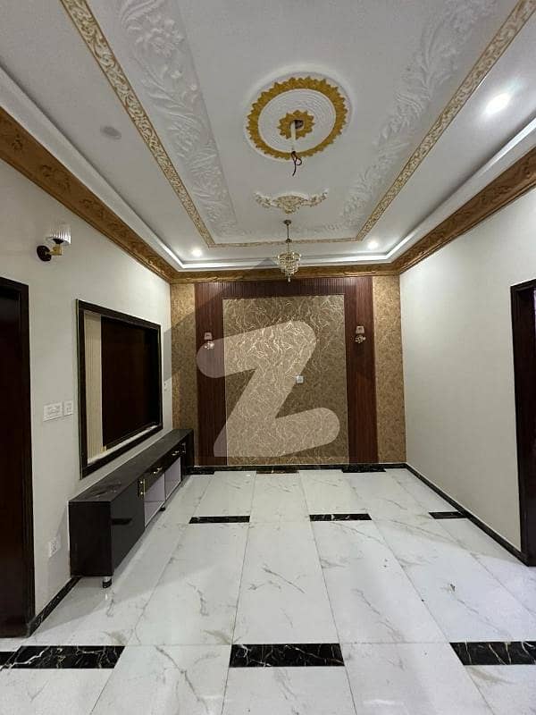 لاہور میڈیکل ہاؤسنگ سوسائٹی لاہور میں 5 کمروں کا 5 مرلہ مکان 1.8 کروڑ میں برائے فروخت۔