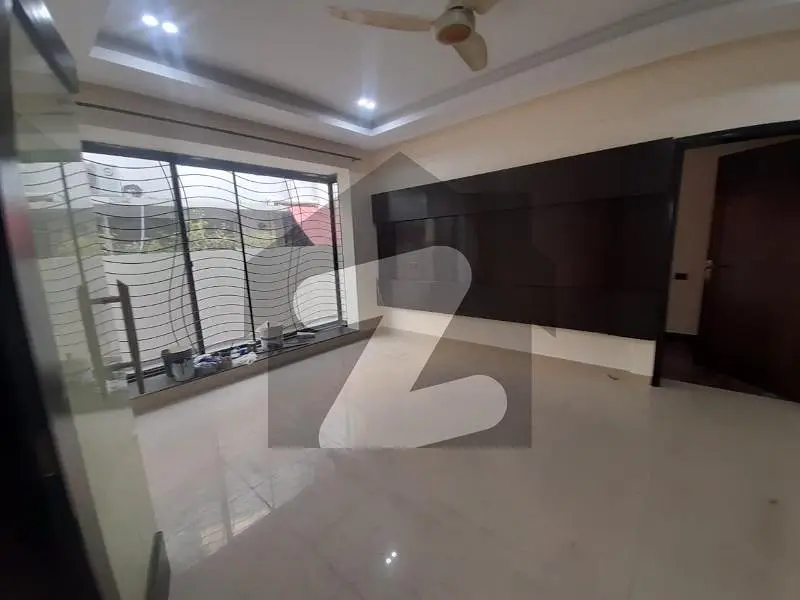 10 Marla Well Maintained Used House For Rent In Dha Ph 6