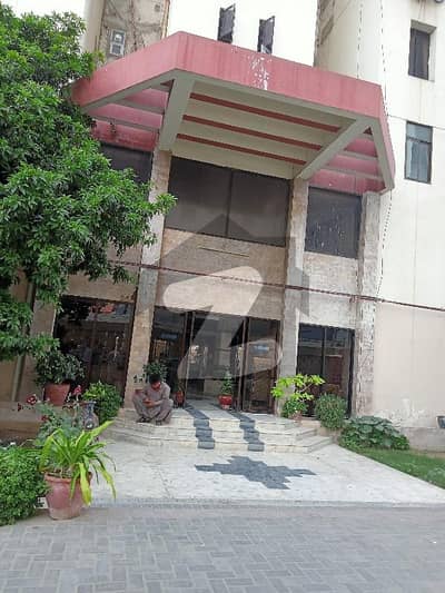 کلفٹن ۔ بلاک 2 کلفٹن,کراچی میں 4 کمروں کا 14 مرلہ فلیٹ 1.7 لاکھ میں کرایہ پر دستیاب ہے۔