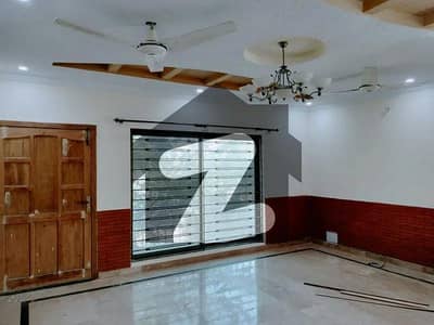 10 Marla Lower Portion Situated In Bahria Town Phase 5 For Rent