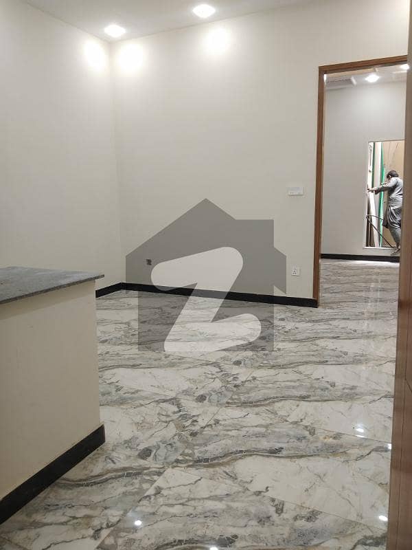 زمان کالونی لاہور میں 4 کمروں کا 3 مرلہ مکان 1.65 کروڑ میں برائے فروخت۔