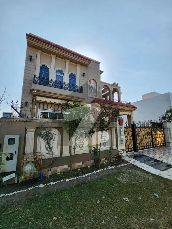 10 MARLA PRIME LOCATION HOUSE FOR SALE IN DHA RAHBAR BLOCK C