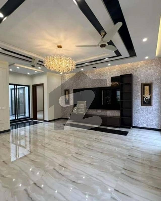1 kanal luxury upper Portion for rent hot location bahria original pictures