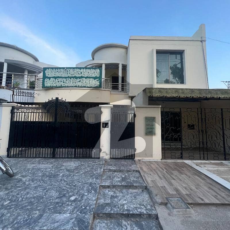 12 marla lower portion for rent, On main canal road nazir garden society near lahore medical scheme Lahore