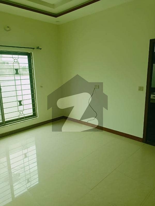 10 Marla House For Rent Available In Tare Garden Housing Society Lahore