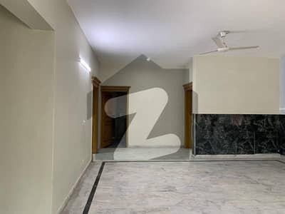 2 KANAL UPPER PORTION IS AVAILABLE FOR RENT IN NFC PHASE 1 IN REASONABLE RENT