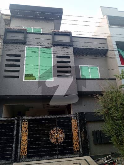 5 Marla Facing Park Owner Build House For Sale In Eden Residencia College Road Lahore.