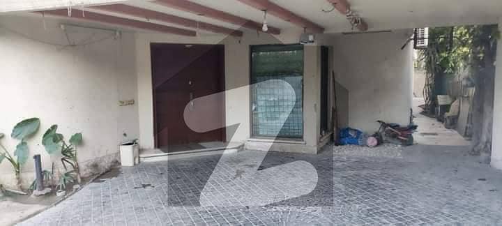 1 Kanal House For Sale In DHA Phase 4 CC Block Near To Park At Good Location