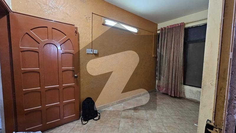 ڈیفینس ویو سوسائٹی کراچی میں 4 کمروں کا 5 مرلہ فلیٹ 1.5 کروڑ میں برائے فروخت۔