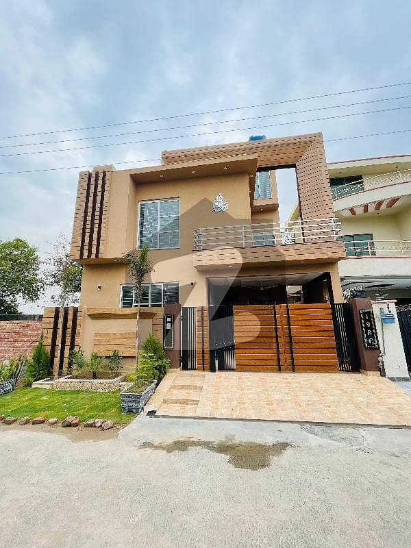 7 Marla Brand New House For Sale In Punjab Cooperative Housing Society Near DHA Phase 4 Good Location And Good Condition