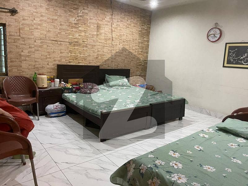 علامہ اقبال ٹاؤن لاہور میں 2 کمروں کا 10 مرلہ بالائی پورشن 65.0 ہزار میں کرایہ پر دستیاب ہے۔