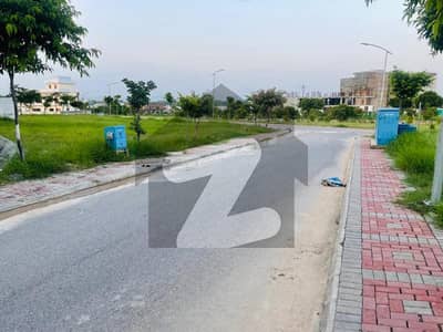 1 Kanal Plot In C 50 Ft Wide Road For Sale