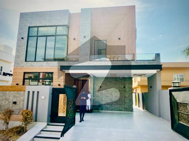بحریہ نشیمن ۔ زِنیا بحریہ نشیمن,لاہور میں 5 کمروں کا 8 مرلہ مکان 2.0 کروڑ میں برائے فروخت۔