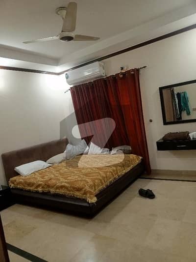 او پی ایف ہاؤسنگ سکیم - بلاک اے او پی ایف ہاؤسنگ سکیم,لاہور میں 7 کمروں کا 1 کنال مکان 4.5 کروڑ میں برائے فروخت۔