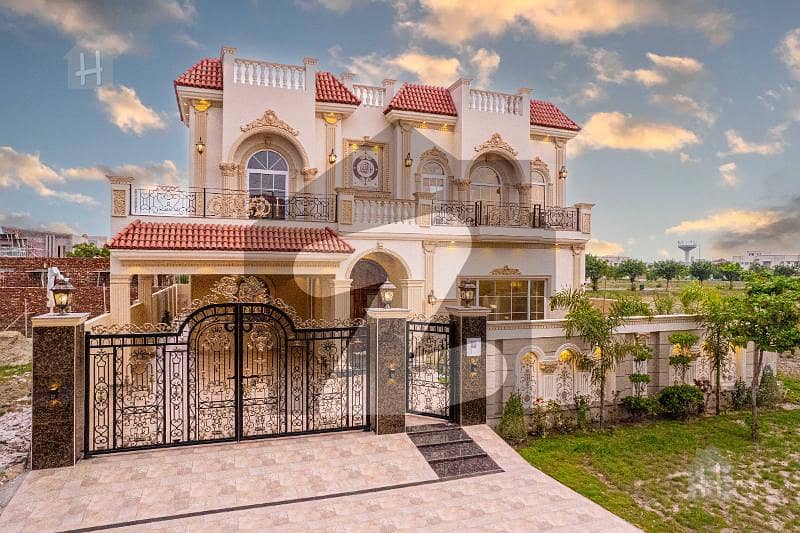 100% Orignal Pictures Kanal Spanish Design House For Rent In Phase 6 DHA Lahore