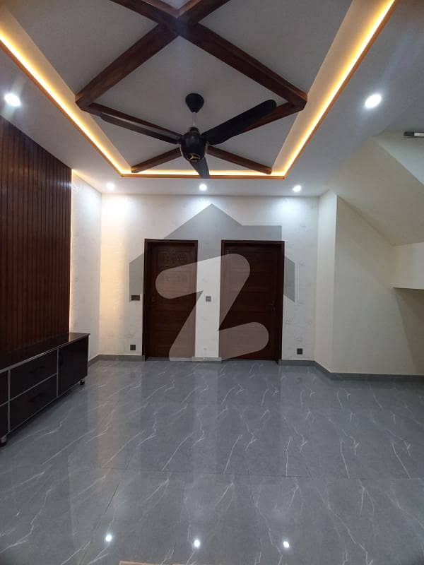وائٹل ہومز اے اے وائٹل ہومز ہاؤسنگ سکیم,لاہور میں 4 کمروں کا 5 مرلہ مکان 2.23 کروڑ میں برائے فروخت۔