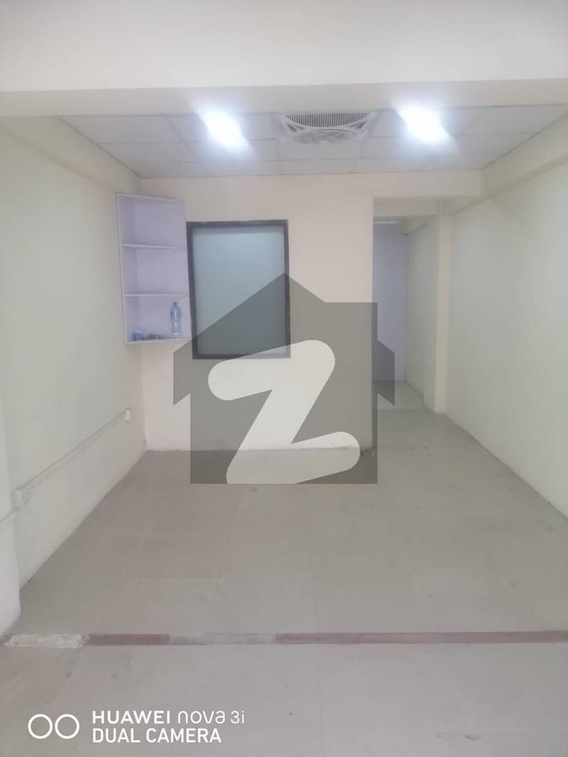450 Sq Ft OFFICE AVAILABLE FOR RENT IN BLUE AREA