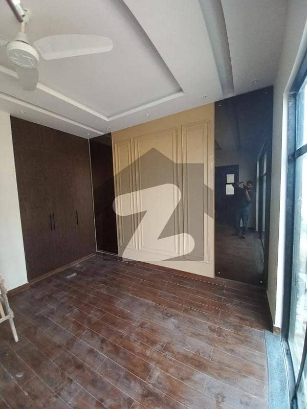 ڈی ایچ اے فیز 4 ڈیفنس (ڈی ایچ اے),لاہور میں 4 کمروں کا 10 مرلہ مکان 6.2 کروڑ میں برائے فروخت۔
