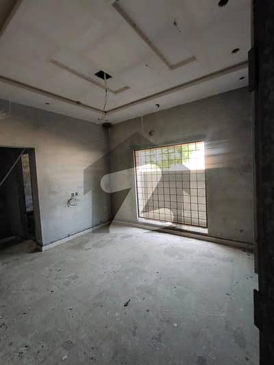 بحریہ آرچرڈ لاہور میں 4 کمروں کا 8 مرلہ مکان 1.75 کروڑ میں برائے فروخت۔