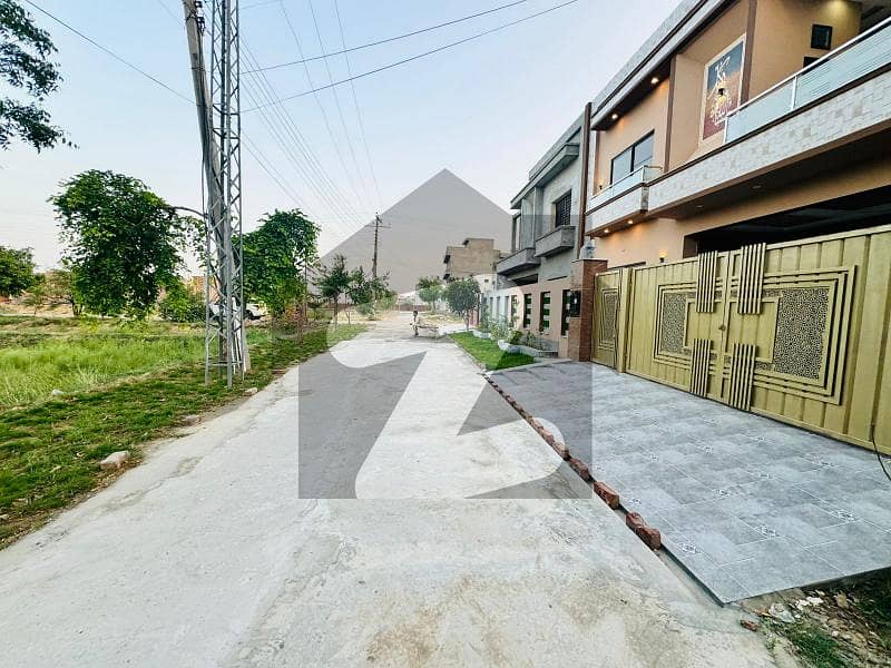آئی ای پی انجینئرز ٹاؤن لاہور میں 5 کمروں کا 10 مرلہ مکان 3.46 کروڑ میں برائے فروخت۔
