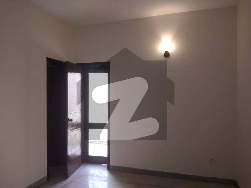 ڈی ایچ اے فیز 1 ڈیفنس (ڈی ایچ اے),لاہور میں 4 کمروں کا 10 مرلہ مکان 3.65 کروڑ میں برائے فروخت۔