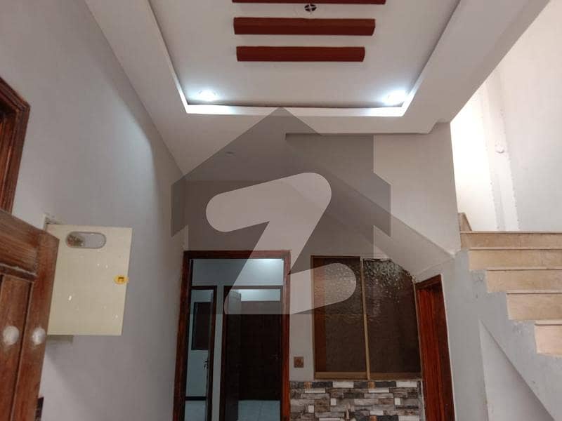 سعدی ٹاؤن سکیم 33,کراچی میں 5 کمروں کا 5 مرلہ مکان 1.8 کروڑ میں برائے فروخت۔