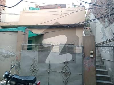 بہار کالونی لاہور میں 4 کمروں کا 7 مرلہ مکان 1.55 کروڑ میں برائے فروخت۔