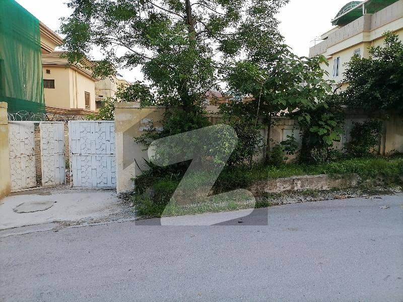 Prime Location Shami Road Residential Plot For Sale Sized 16 Marla