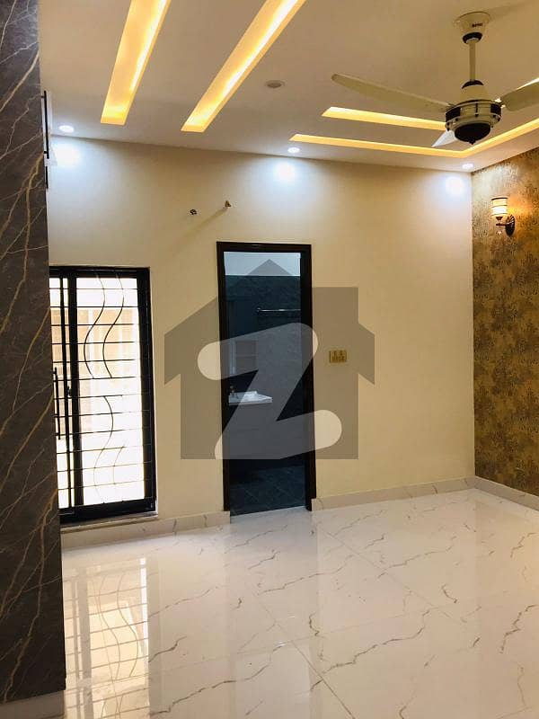 7 MARLA BRAND NEW LOWER PORTION AVAILABLE FOR RENT 
DREAM GARDENS
 LAHORE