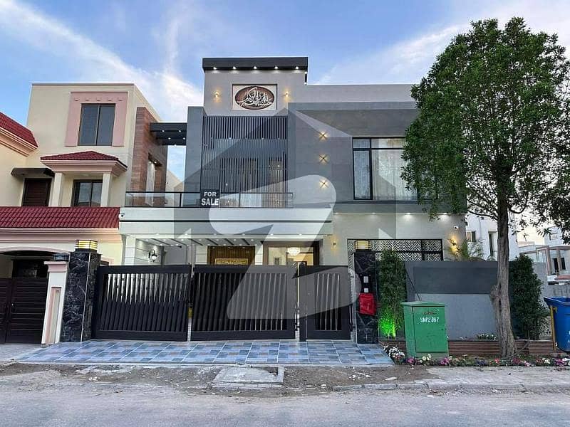 Luxurious Designer 10 Marla brand new House For Sale in Bahria Town Lahore