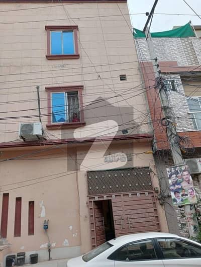 جھنگ روڈ فیصل آباد میں 6 کمروں کا 4 مرلہ مکان 45.0 ہزار میں کرایہ پر دستیاب ہے۔