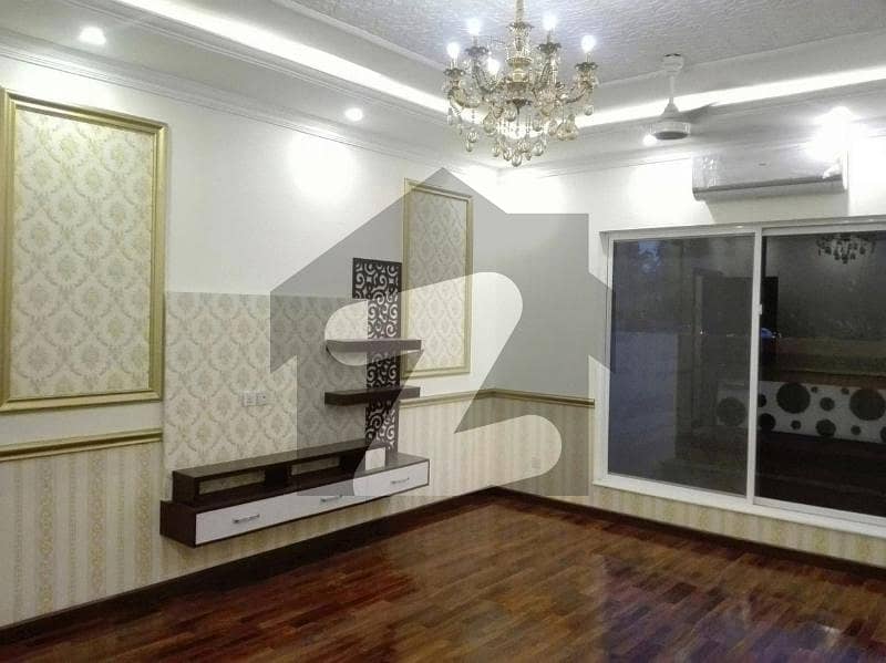 10 Marla Luxuries House Is Available For Rent In Bahria Town - Overseas B Lahore