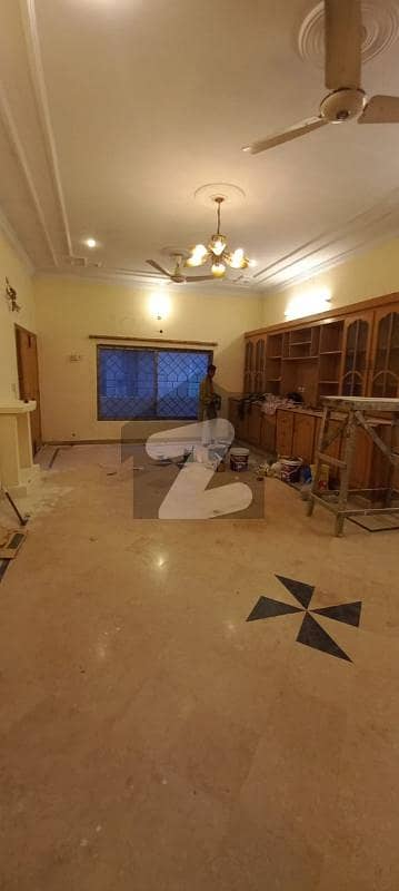 uper portion for rent 3 Bed 3 Bath TV lounge DD marble flooring servant room bath separate Gate