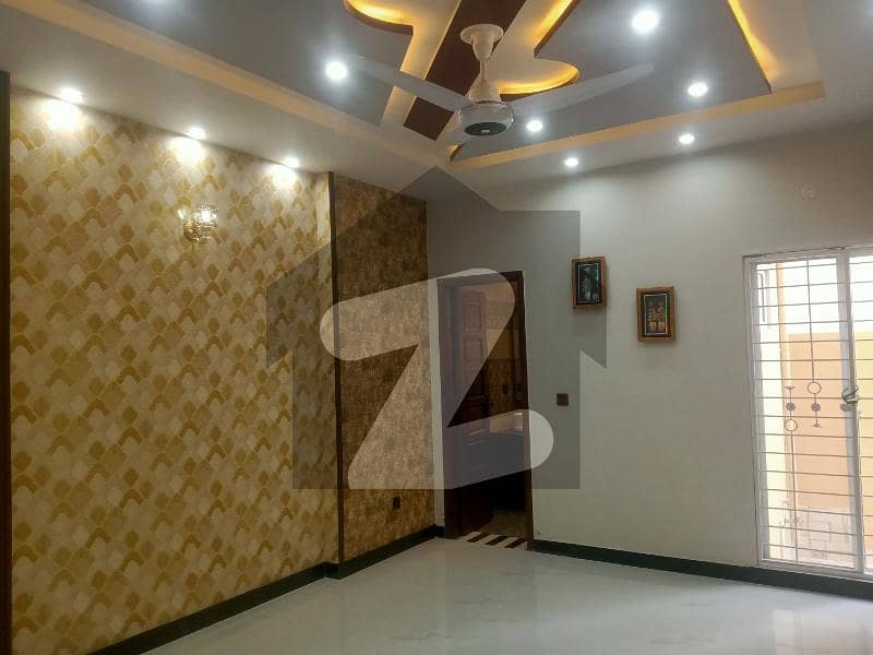 8 MARLA LIKE NEW LOWER PORTION FOR RENT IN USMAN BLOCK BAHRIA TOWN LAHORE