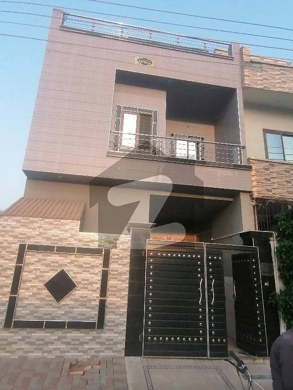 الرحمان گارڈن فیز 2 الرحمان گارڈن,لاہور میں 3 کمروں کا 4 مرلہ مکان 40.0 ہزار میں کرایہ پر دستیاب ہے۔