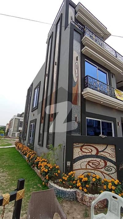 Prime Location 5 - Marla Corner House Is Available In Executive Block Of Park View City Lahore Situated At Main Multan Road Opposite DHA Phase IIX EME Sector Canal Road Near Motorway M - 2 , Ring Road , Orange Line Train Metro Store & Emporium Mall