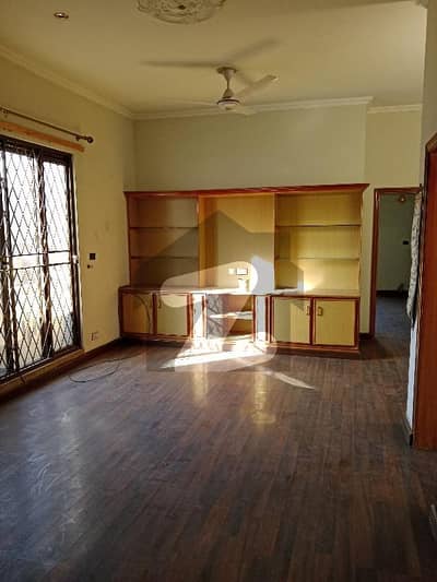 علامہ اقبال ٹاؤن ۔ پاک بلاک علامہ اقبال ٹاؤن,لاہور میں 5 کمروں کا 10 مرلہ مکان 3.85 کروڑ میں برائے فروخت۔