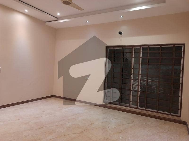 ڈی ایچ اے فیز 3 ڈیفنس (ڈی ایچ اے),لاہور میں 6 کمروں کا 1 کنال مکان 7.9 کروڑ میں برائے فروخت۔
