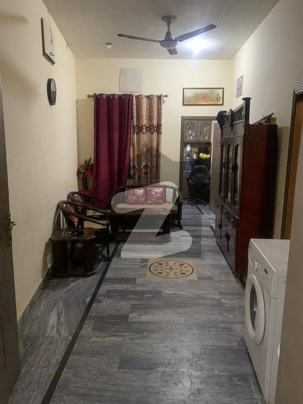 pipe Marla to bedroom attach washroom drawing room attach washroom launch kitchen separate gas meter separate electricity metre upper portion for rent demand 50000