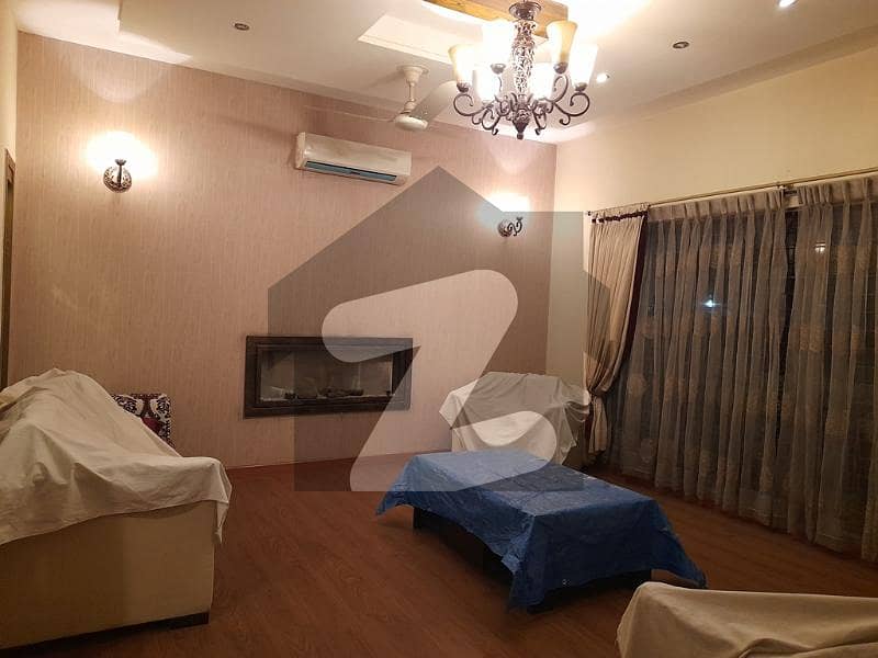 ڈی ایچ اے فیز 2 ڈیفنس (ڈی ایچ اے),لاہور میں 5 کمروں کا 1 کنال مکان 6.4 کروڑ میں برائے فروخت۔
